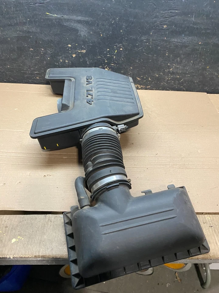 2006 to 2010 Dodge Dakota Air Cleaner Assembly 4.7L U7798 PS Foto 4 de 4