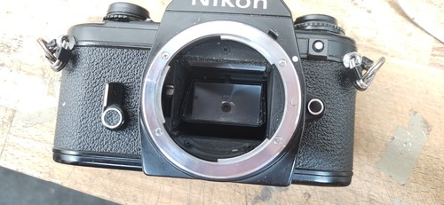 Vintage Nikon EM w/Series E 50mm f1.8 Lens - Foto 9 di 9