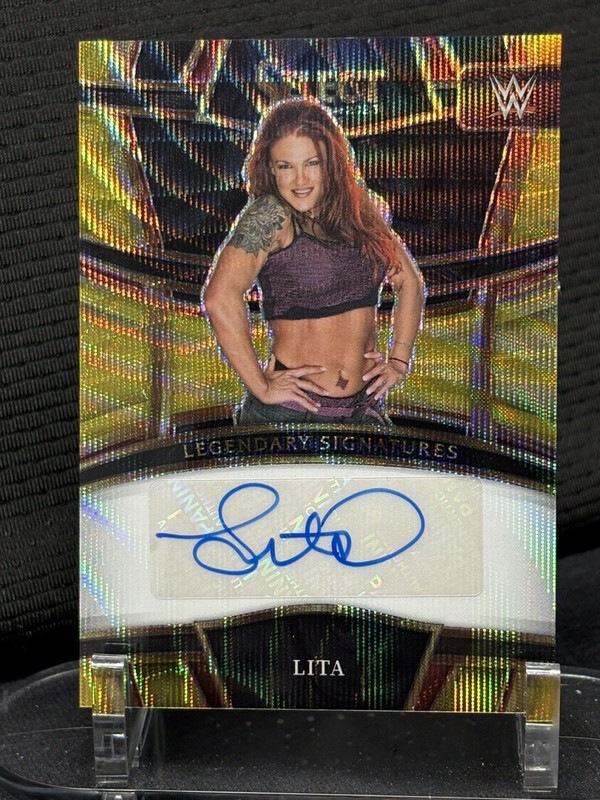 2023 Panini Select WWE Legendary Signatures 💥GOLD WAVE Prizm /5💥Lita Auto 