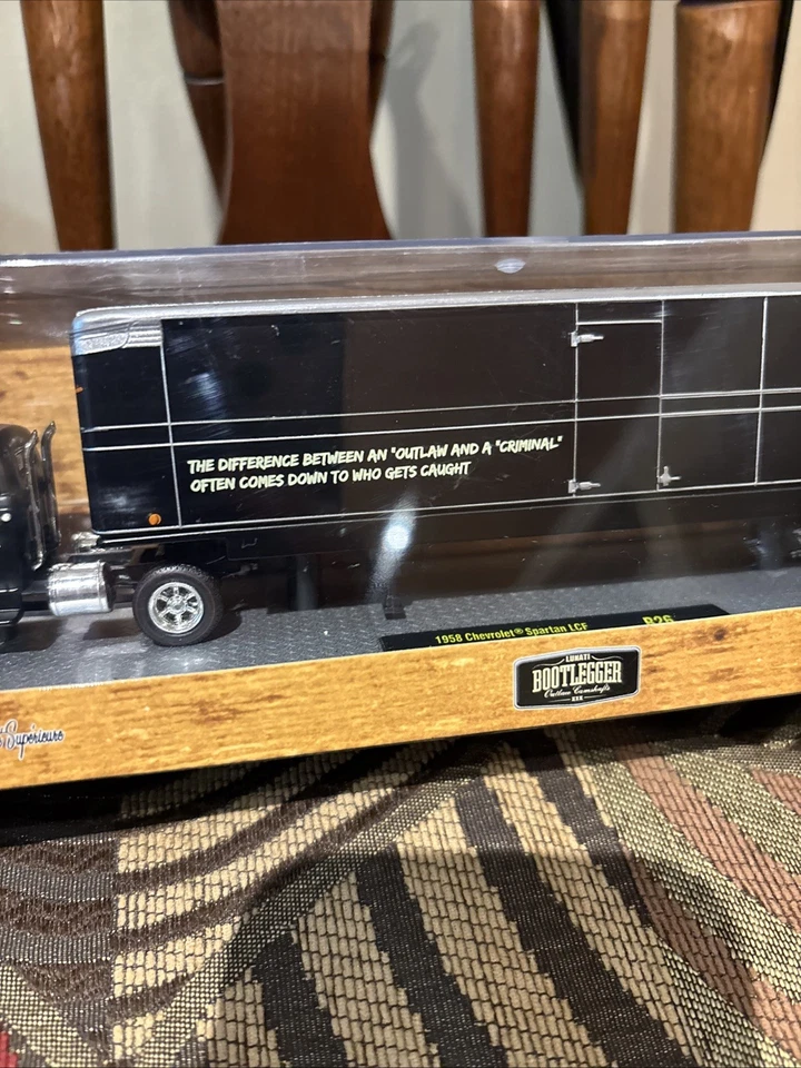 M2 Machines Auto-Haulers 1958 Chevy Spartan LCF & 1957 Bel Air 1:64 Diecast - Image 3 of 4