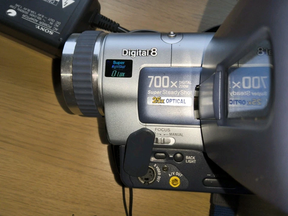 Sony Handycam DCR-TRV325E Handheld Digital8/8mm/Hi8 Tape Camcorder - Boxed - Image 2 of 4