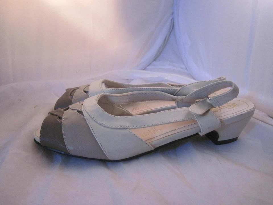 Cute & comfy Women's sandals Comfortwell by Beacon brown & beige 7.5 M/8.5 - Image 3 of 4