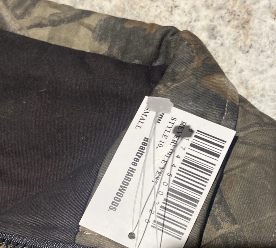 Real Tree Hardwoods 20-200 Reversible Camo Black Vest Youth Size Small - Image 3 of 4