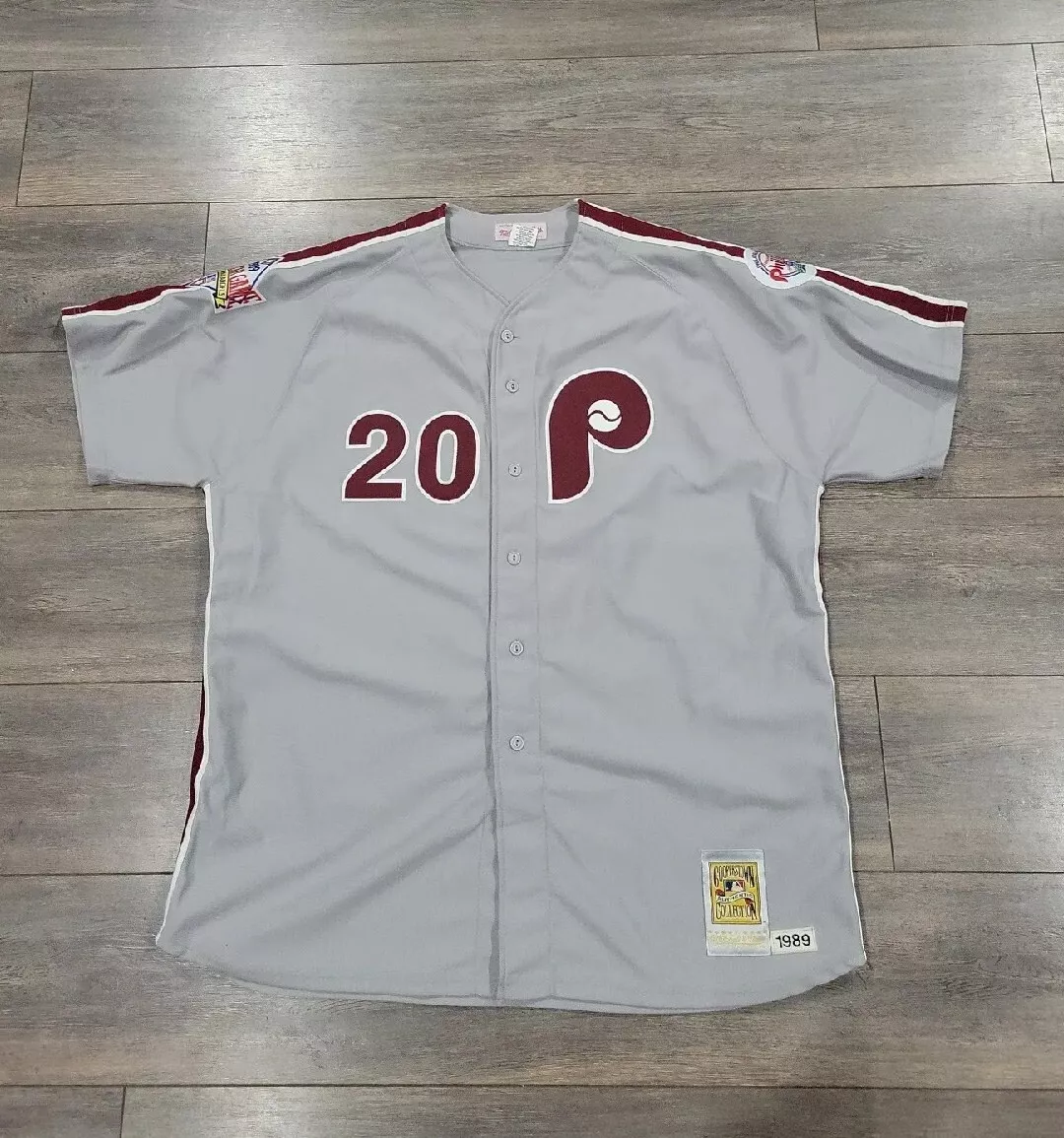 Report: Phillies remove sleeve numbers to make way for jersey ad