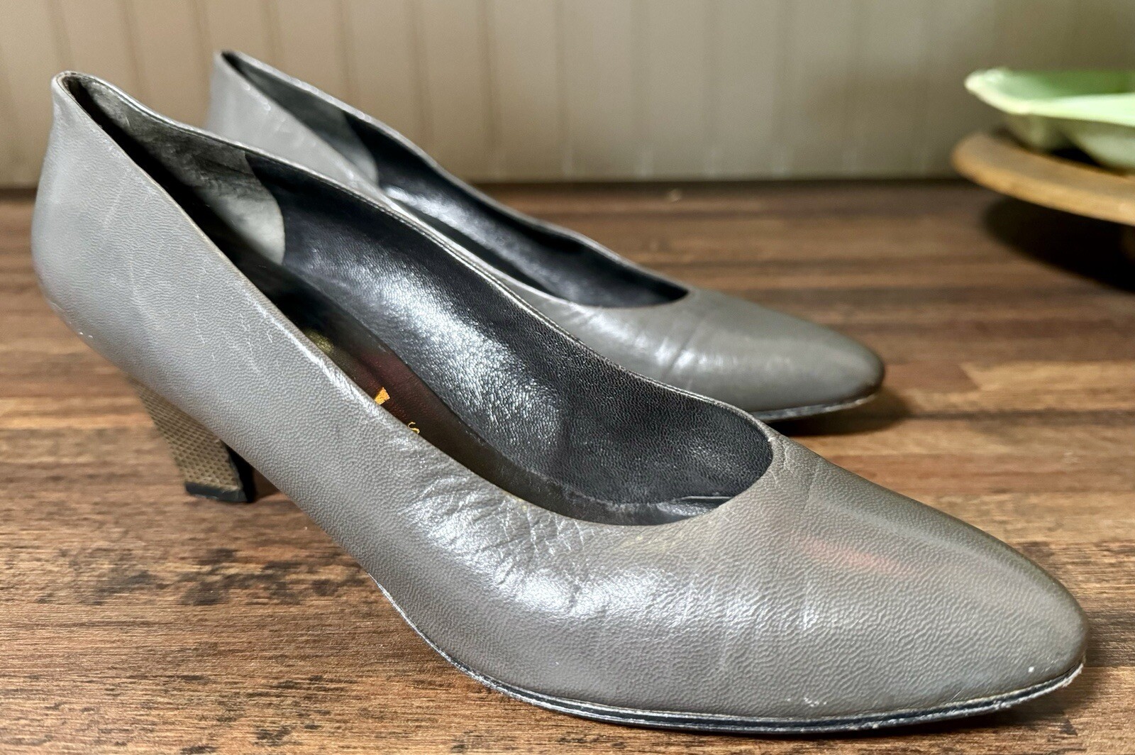 Scarpa a pompa vintage YSL Yves Saint Laurent argento metallizzato taglia 8 5 N Parigi