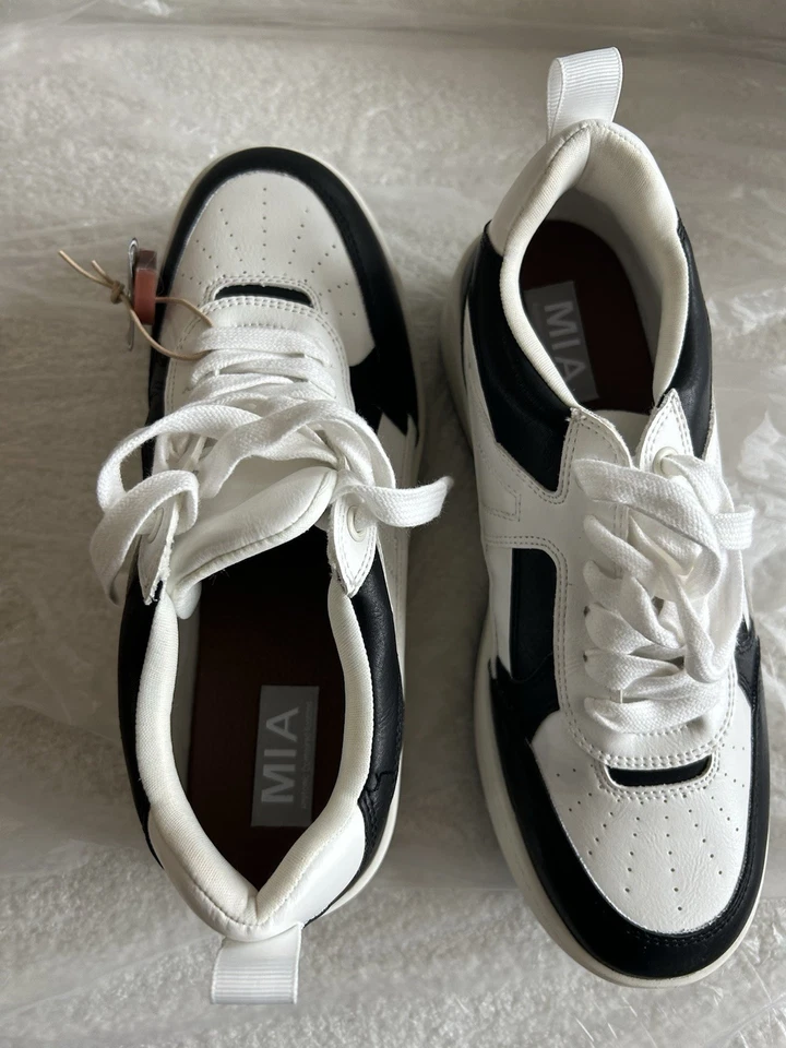 Mia “Dice” Sneakers In Black & White - Image 3 of 4