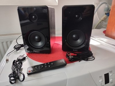 2xAktiwe-Lautsprecher schwarz mit Fernbed., BT, Aux, 1 Paar, Majority D40.