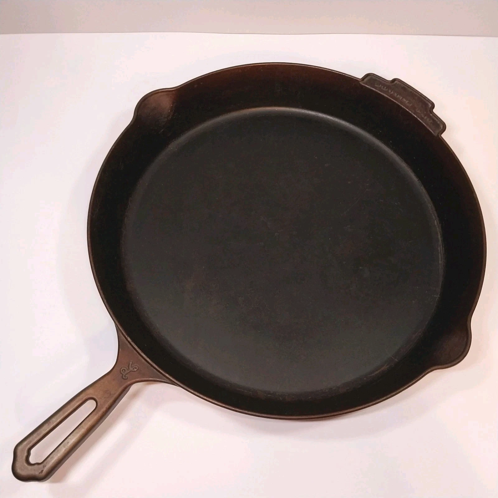 Butter Pat Industries LILI 14" Cast Iron Skillet - SLIGHT WOBBLE & SPIN
Opens in a new window or tab