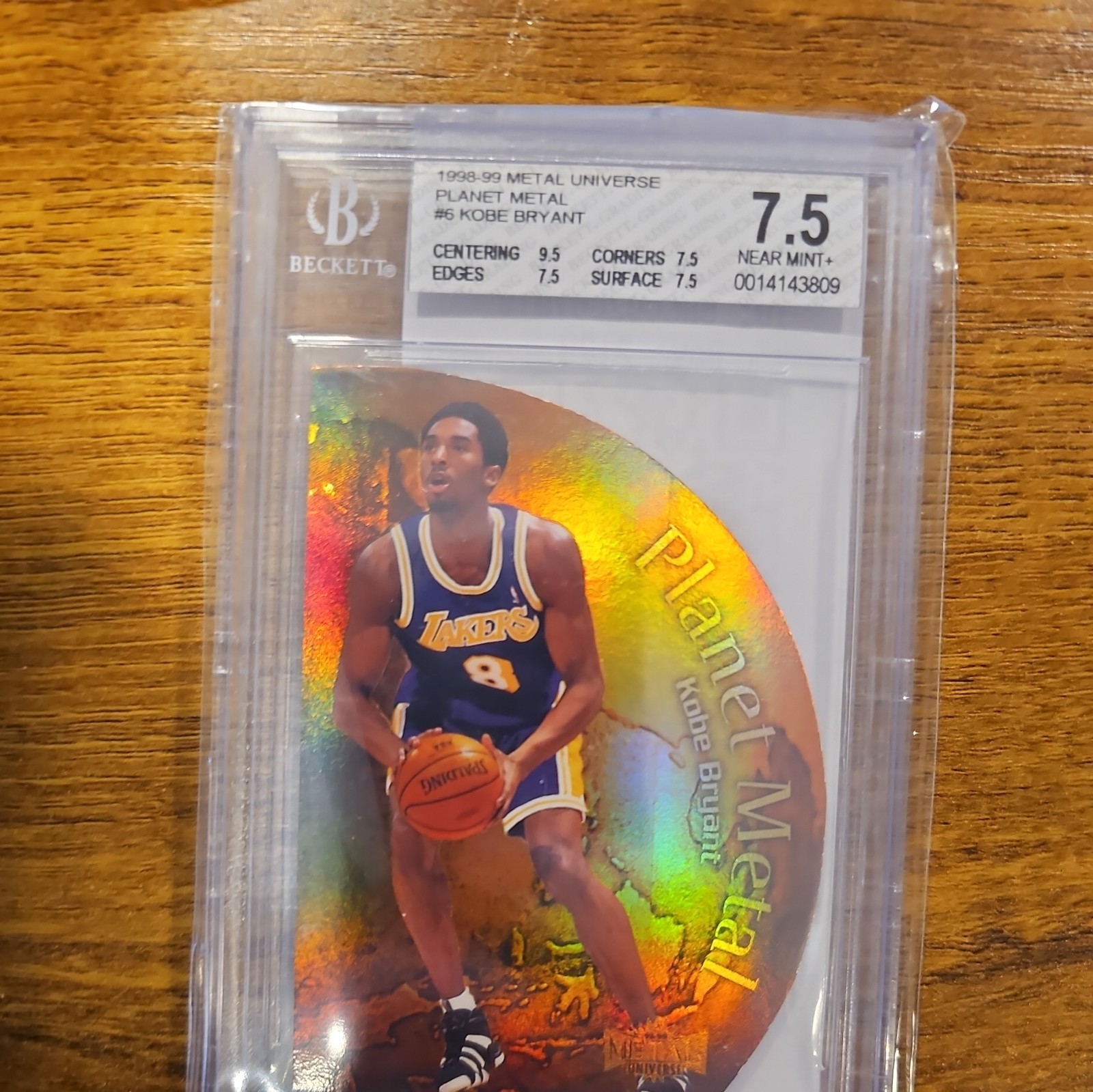 KOBE BRYANT 1998-99 SKYBOX METAL UNIVERSE #6 PM PLANET METAL LAKERS