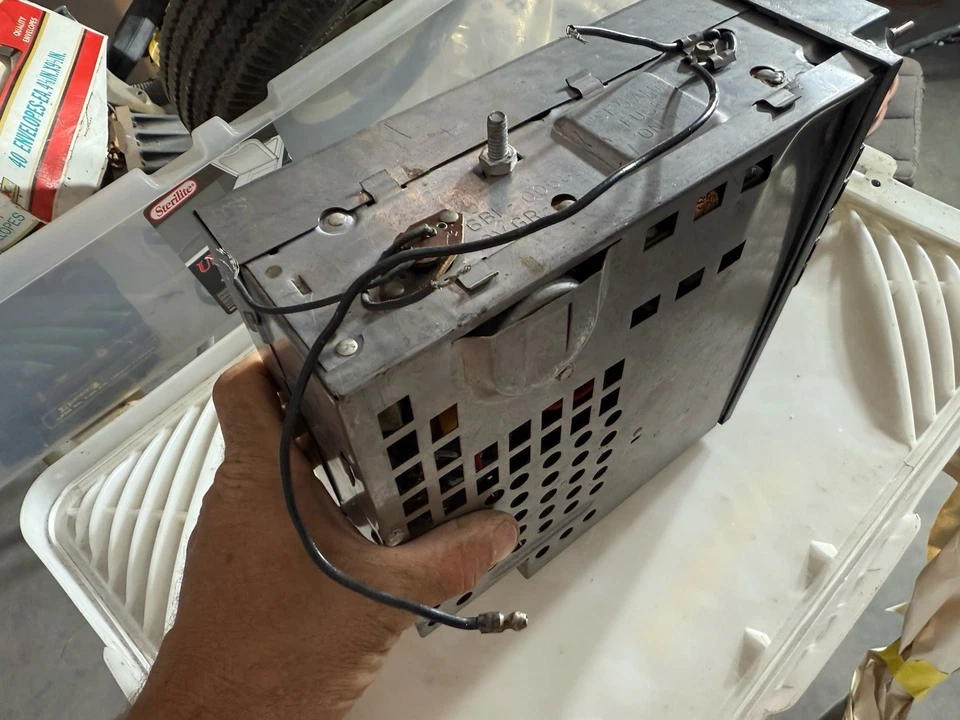 Ford Fairlane Crown Victoria 1956 radio AM tablero pulsador 6Bf Foto 4 de 4