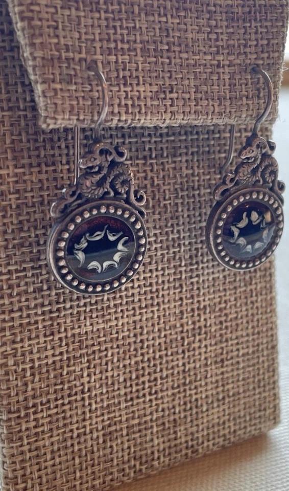 Pendientes Chico's Dragón Serpiente Esmalte Caviar Cuelga Gótico Tono Peltre 1.25" Foto 2 de 4