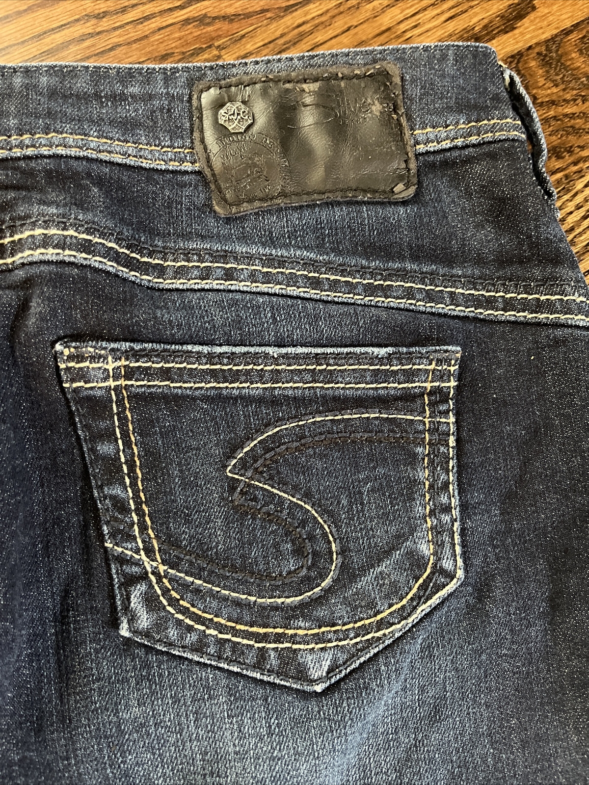 Silver Jeans Emma Denim Short Skirt Actual Size Waist 28 Dark Wash - View 10