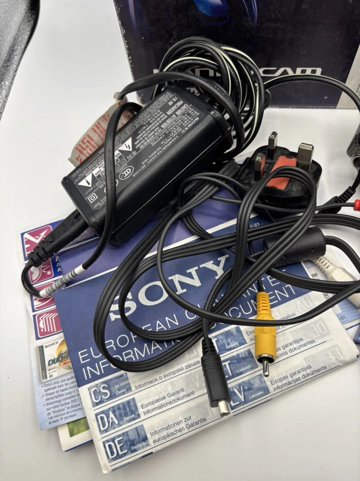Sony DCR-DVD205E Camcorder Boxed With Charger + 4 New Sealed Sony Discs - Image 3 of 4