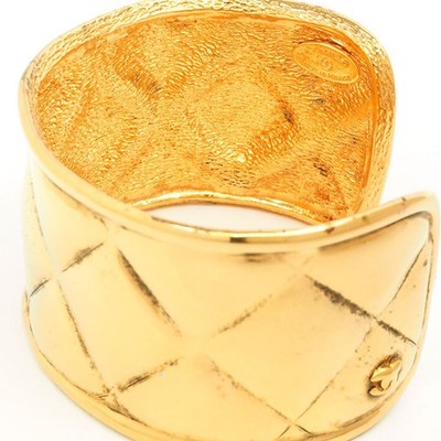 Chanel Coco Mark Quilted Texture Gold Color Wide Bangle Inner Length 15.5cm