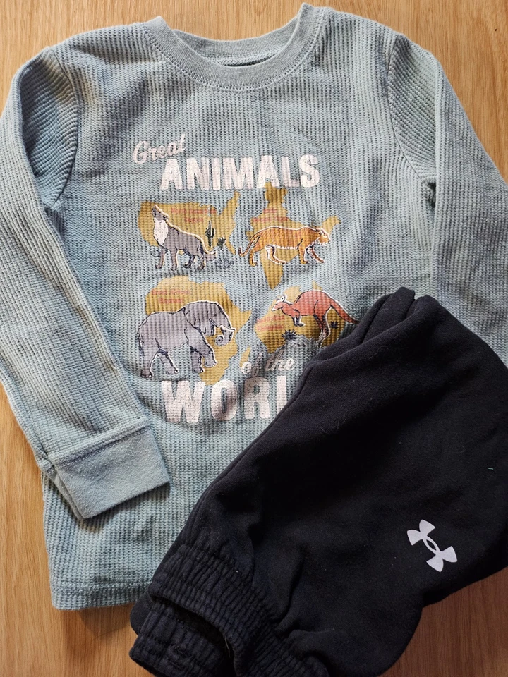 Niños 5T Cápsula 16 Trajes a Juego Ropa Paquete Camisas, Pantalones, Sudadera con Capucha Foto 3 de 4