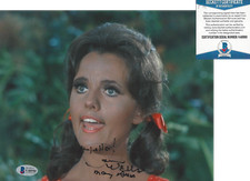 DAWN WELLS SIGNED 'GILLIGAN'S ISLAND' 8X10 PHOTO SEXY ACTRESS BECKETT COA BAS