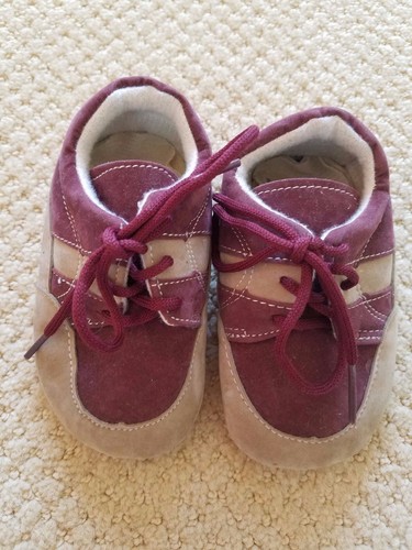 Boys Toddler soft shoes tan maroon size 18 months - Picture 2 of 5