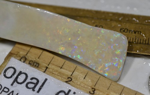 AUSTRALIAN OPAL MINTABIE soft tumbled RUB MULTI COLOR CUTTER TOP REDS 36ct VIDEO - Picture 10 of 21