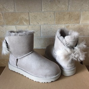 ugg w fluff bow mini