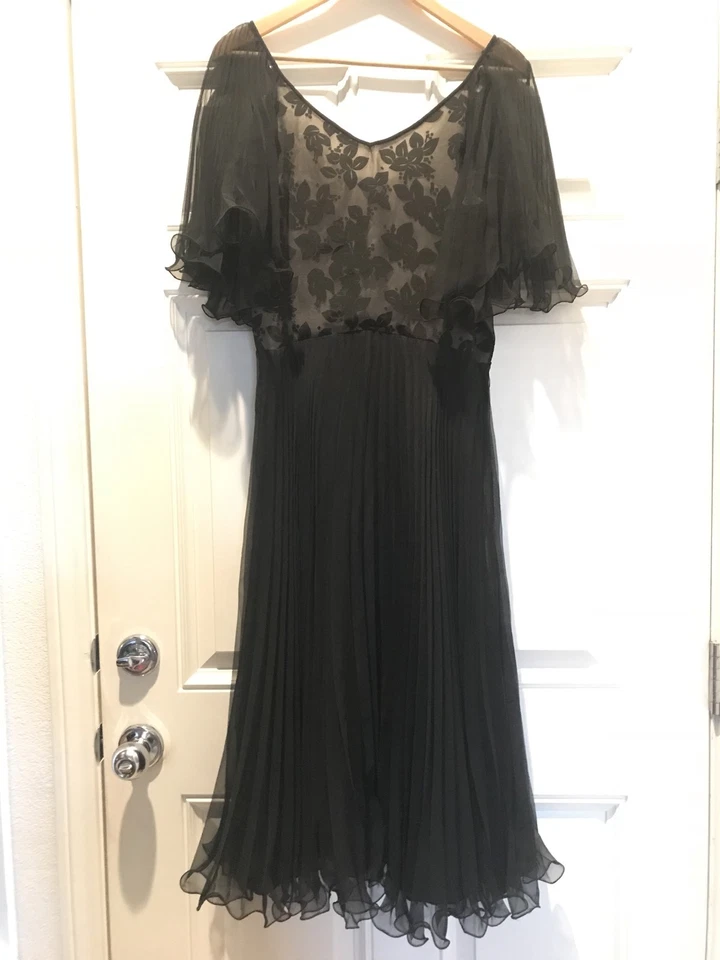 Vestido de Cóctel Enrejado, Baile de graduación Negro Plisado Manga Acampanada De Colección 16 Foto 4 de 4