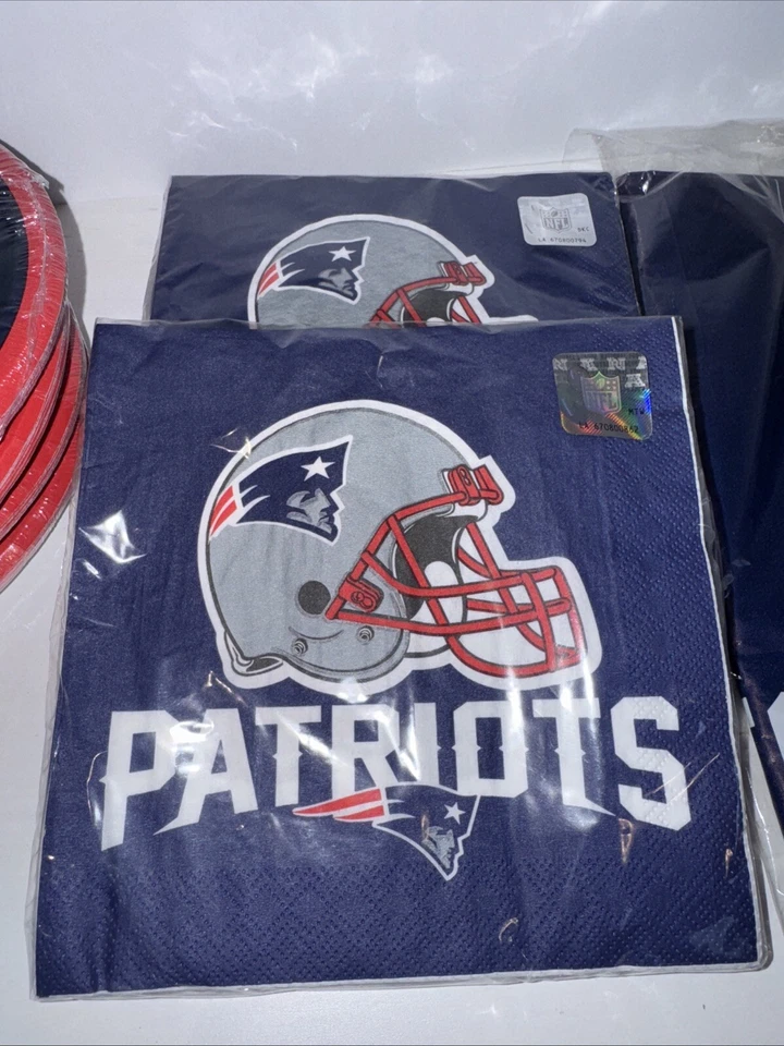 New England Patriots NFL Football Party Supplies Plates Napkins Table Cloths - Image 3 of 4