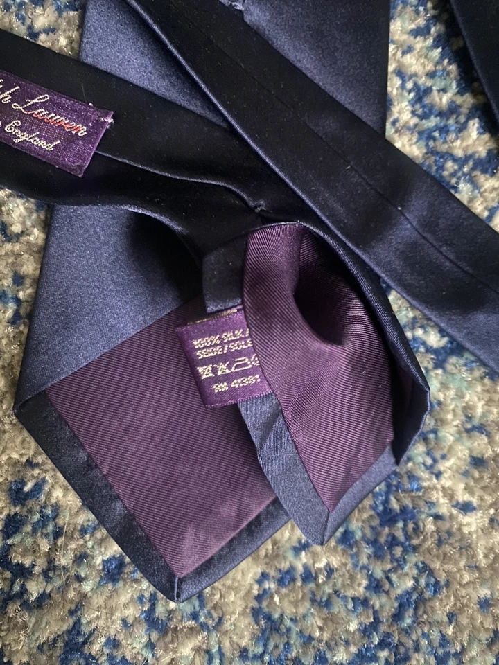 Corbata Ralph Lauren Etiqueta Púrpura Sólida Azul Marino Satinado Hecha a Mano Seda Inglaterra Foto 4 de 4