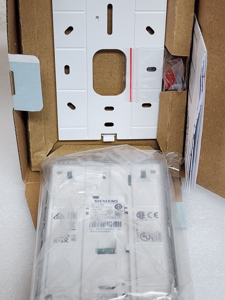 Siemens Room Thermostat with Local Display QMX3.P43 eBay