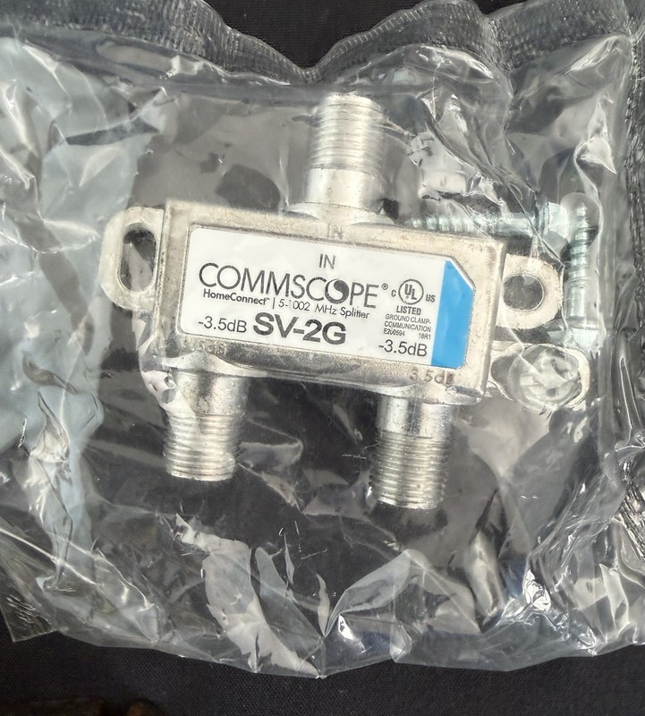 CommScope HomeConnect SV-2G 2-Way Digital Coaxial Splitter 5-1002 MHz -3.5dB New