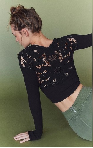 NWT FP MOVEMENT by FREE PEOPLE Happiness Runs Floral Long Sleeve TOP M/L BLACK