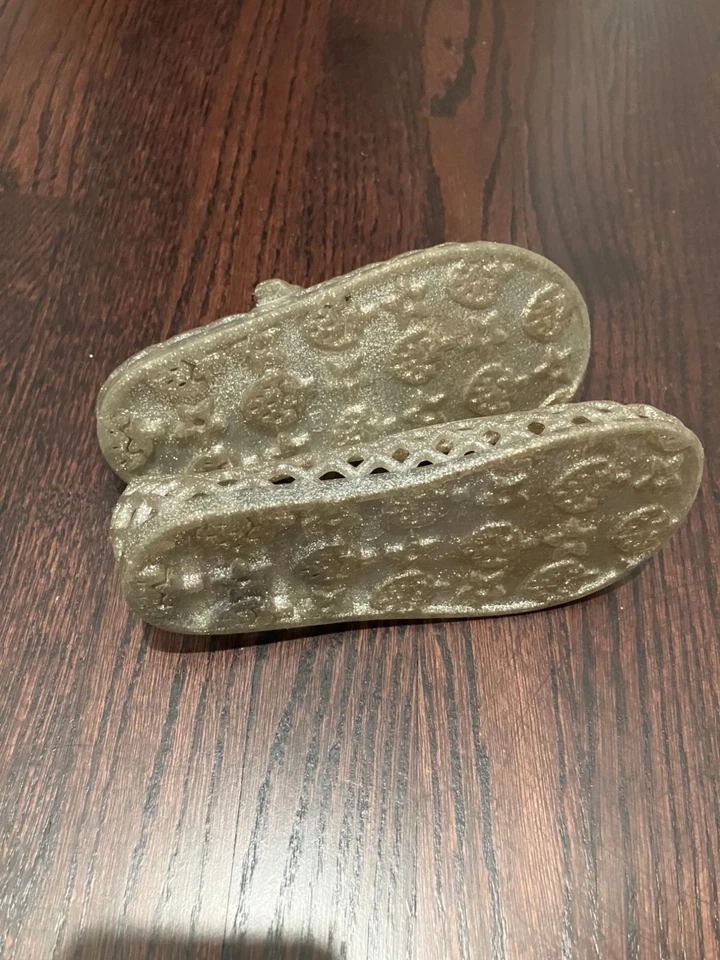 Pisos planos brillantes Old Navy para niñas pequeñas, plateados, talla 10 para niñas pequeñas Foto 2 de 4