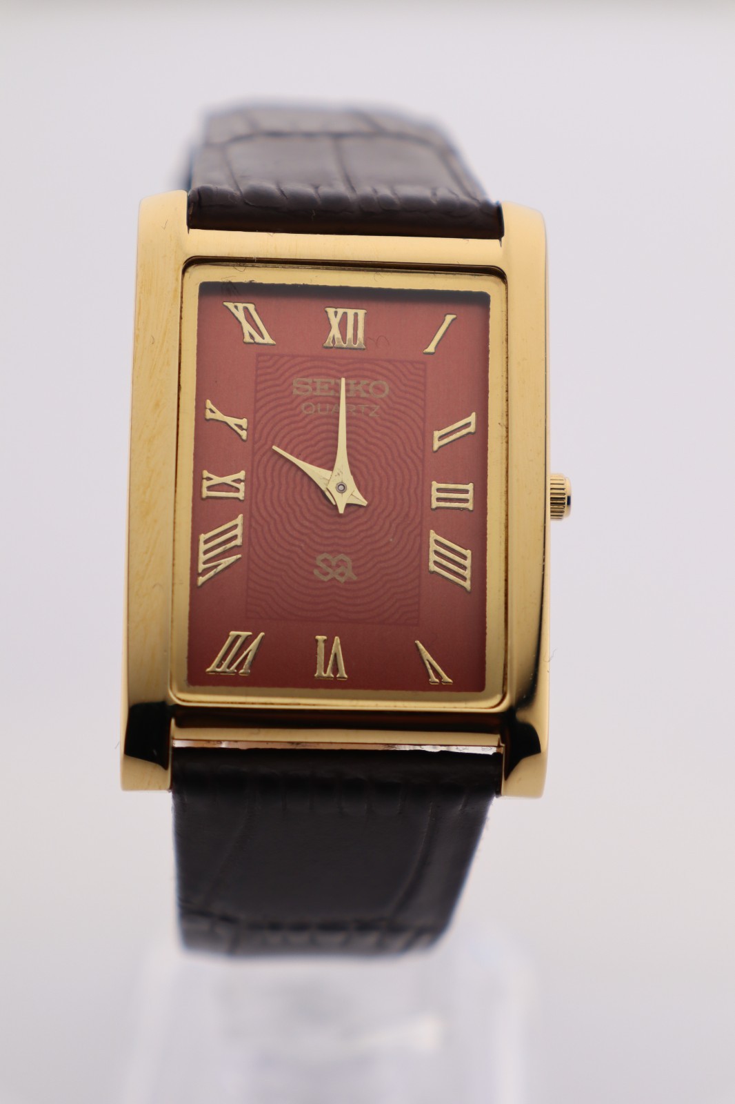 Vintage Seiko Slim Quartz Red Dial Men's Wrist Watch with Dark-Brown Strap