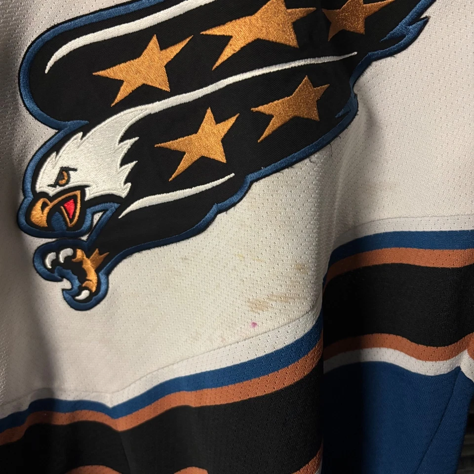 Camiseta deportiva de hockey NHL CCM de los Washington Capitals talla L para niños Foto 3 de 4