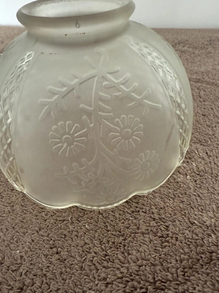 Vintage Daisy And Diamond Pendant Frosted Glass Lamp globe - Image 2 of 4