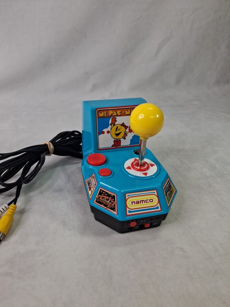 Jakks Pacific Namco Pac-Man Plug Play TV Games Joystick 2004