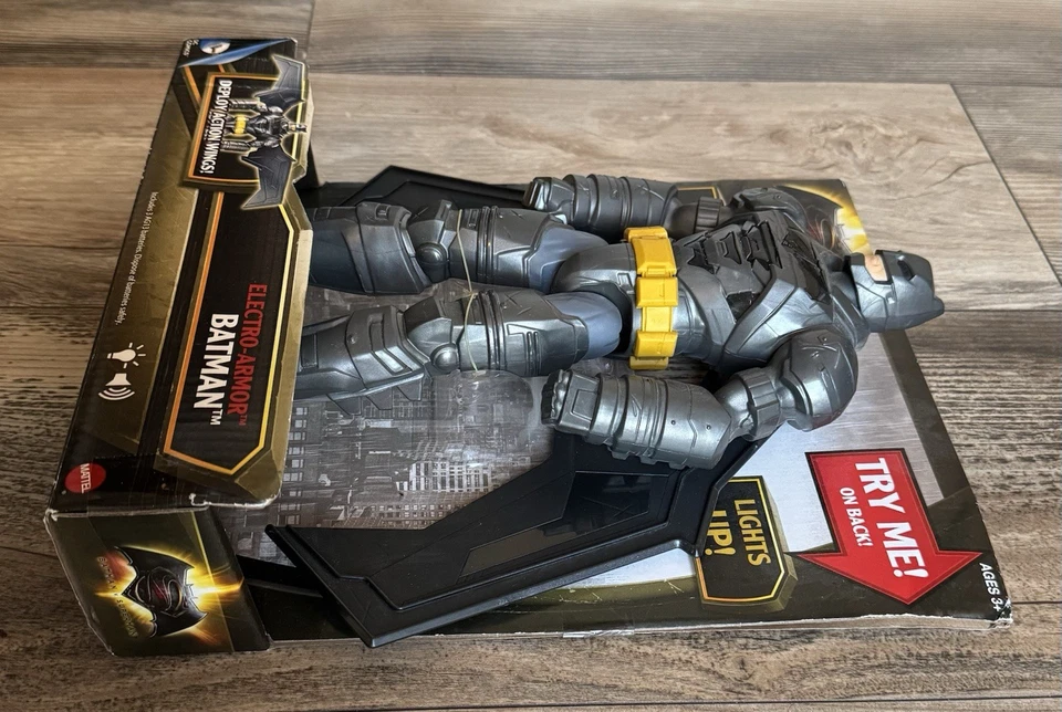 Figura de lujo Batman v Superman: Dawn of Justice Electro-Armor Batman 12" 🌟 Nueva en caja Foto 3 de 4