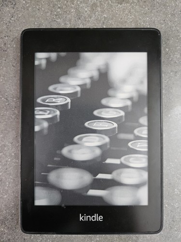 Amazon Kindle PQ94WIF Paperwhite 10th Generation With Cover & Wire, Ships Free. - 第 1/13 張圖片