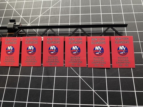 Bubble Hockey - New York Islanders CHEXX Mini Scoreboard Banner + KIT TRAVI - Foto 9 di 15