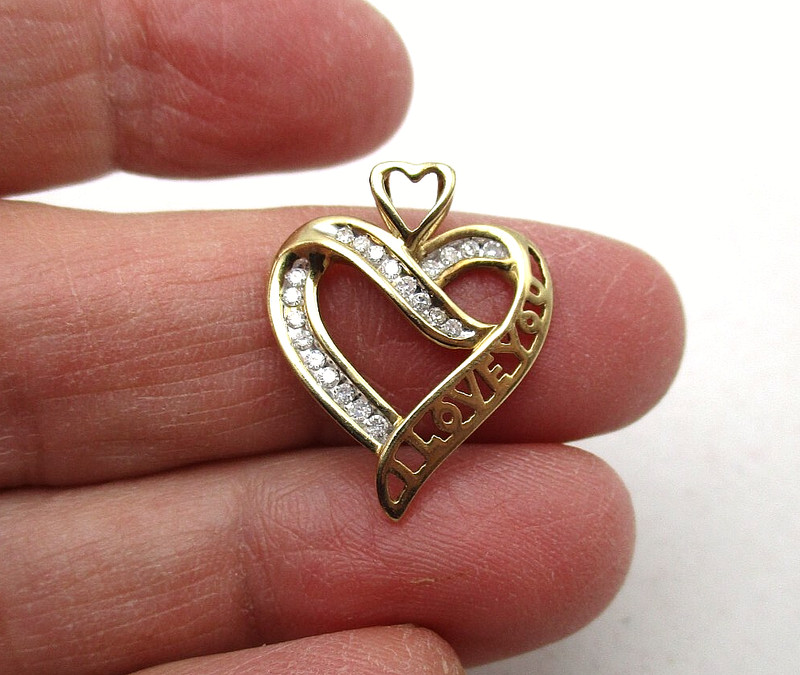 10K Yellow Gold 21 Diamond Heart "I Love You" Pendant [P64]