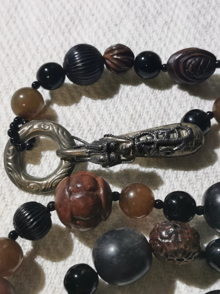 Collar Heidi Daus para Jim Walters madera tallada en ónix plata dragón declaración Foto 3 de 4