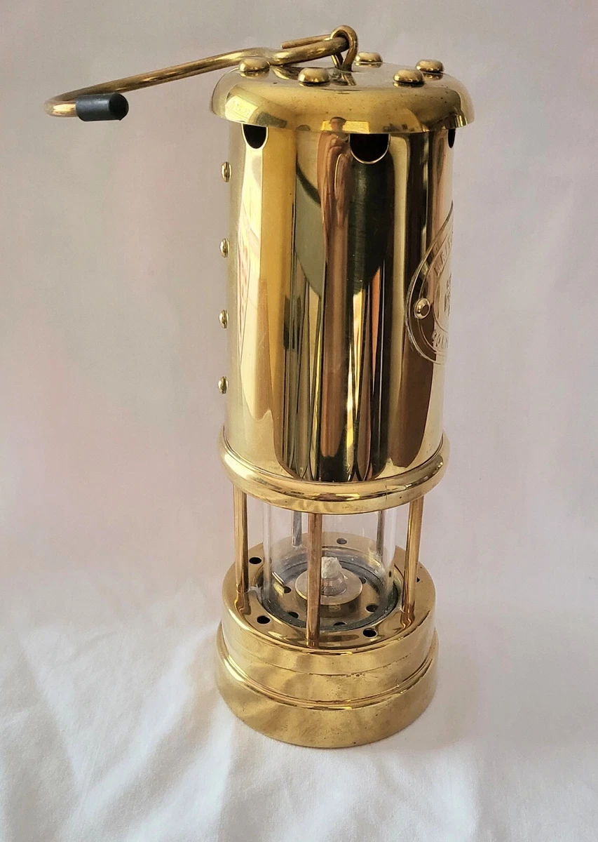3S15431-800 Miners Lamp BRITISH COAL MINING COMPANY WALES U.K LAMP