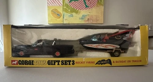 Vintage 1970 Corgi Batmobile 267 and Batboat 107 Gift Set 3