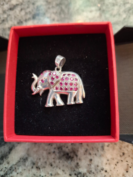 Anhänger Silber Elefant mit Rubinen