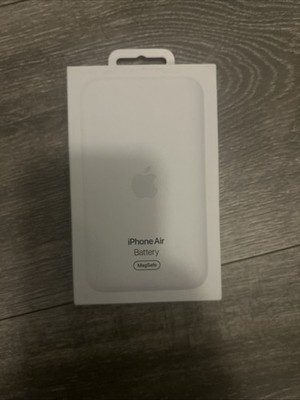 Apple iPhone Air MagSafe Battery Pack MGPG4AM/A - White **Brand New**