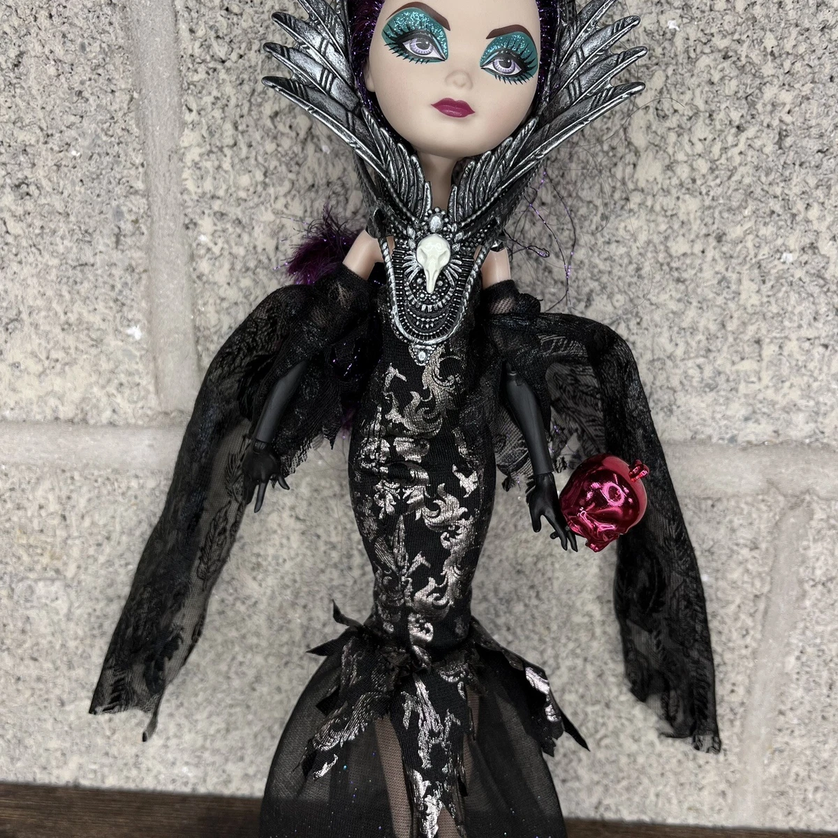 Muñeca Ever After High- Raven Queen em segunda mão durante 8 EUR