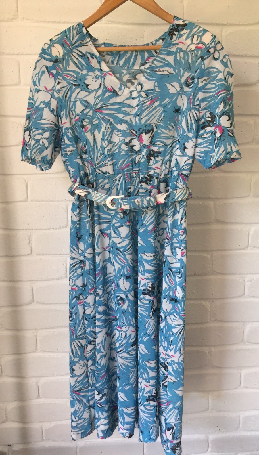 Vintage Retro Bright Blue Floral Pattern Short Sleeve Dress with Belt Approx 12