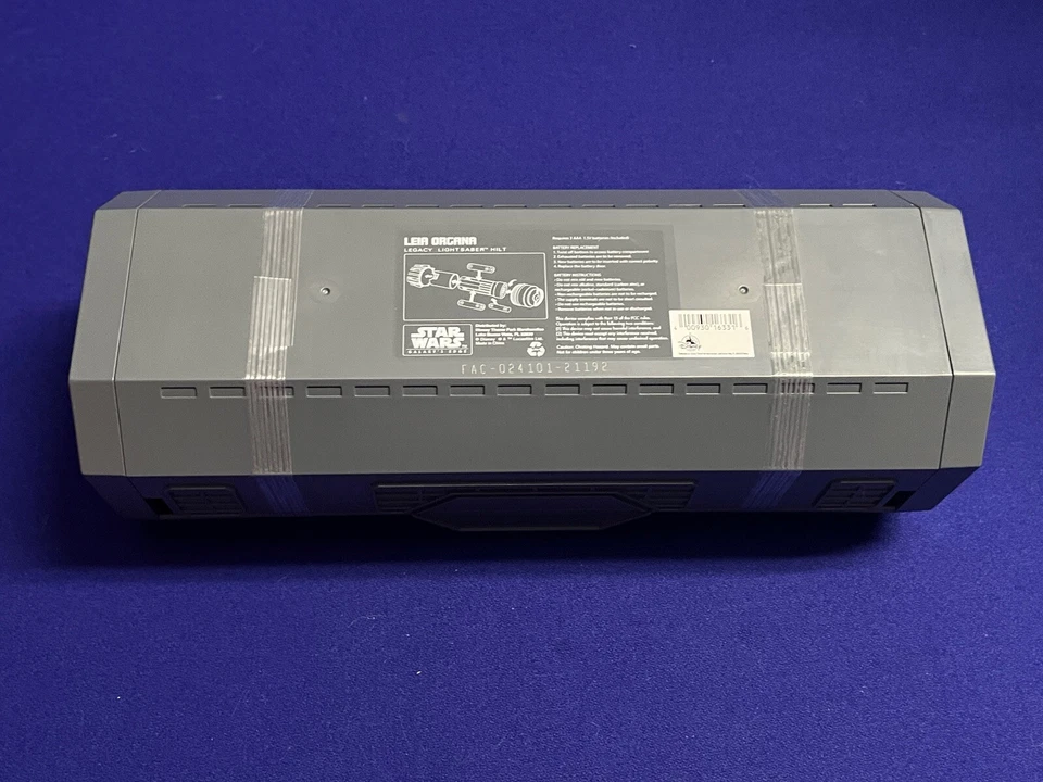 Parques Disney Star Wars Galaxys Edge PRINCESA LEIA ORGANA Legado Empuñadura de sable de luz Foto 3 de 4