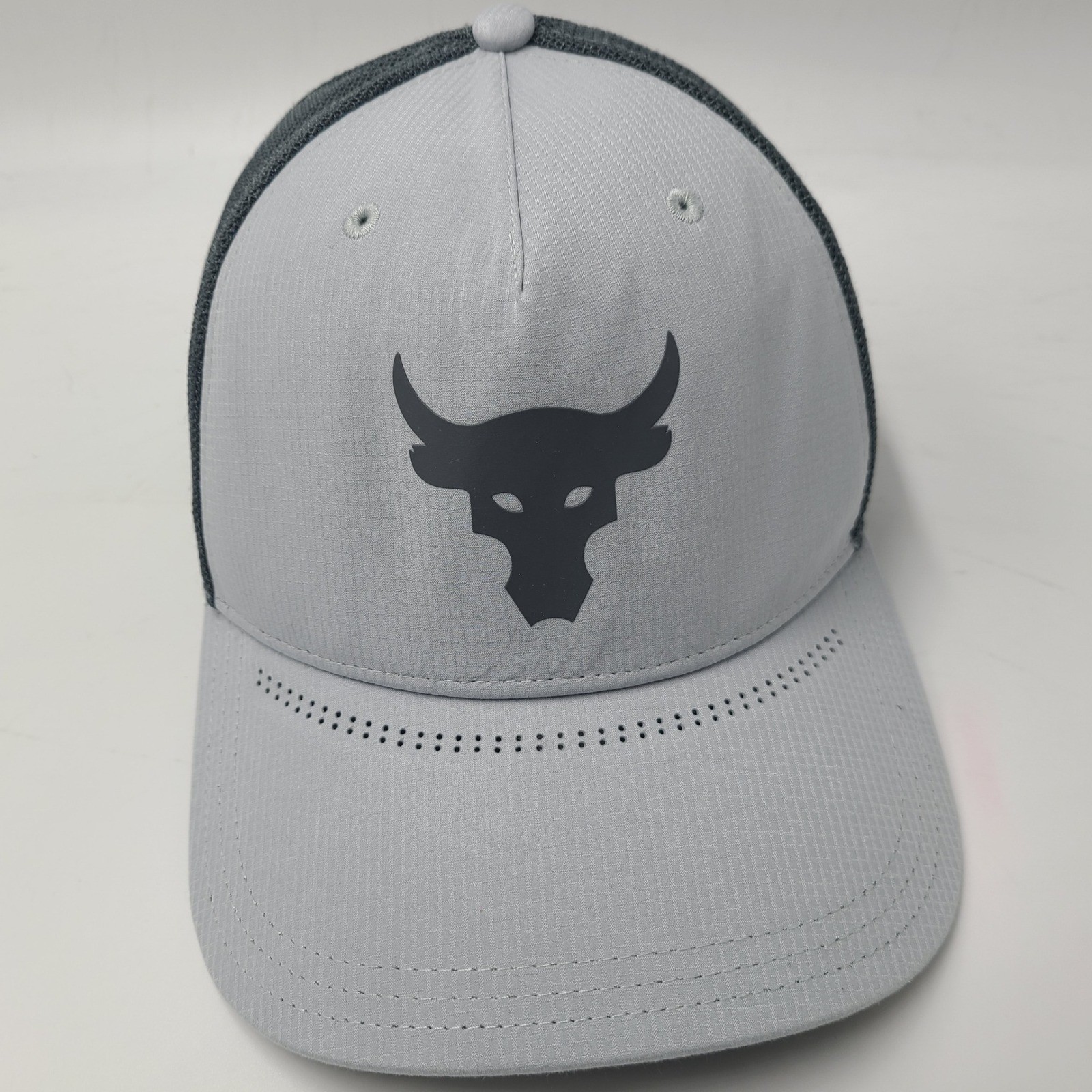 Under Armour Hat Snapback Trucker Mesh Gray Project Rock Brahma Bull Logo Men