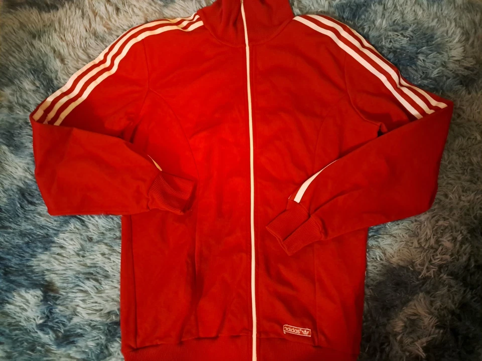 ADIDAS VERY RARE    VINTAGE  RETRO   RED  TRACKSUITE VERY NICE CONDITION! - Image 4 of 4