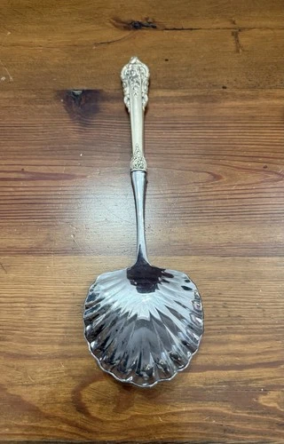 wallace grande baroque sterling silver /Stainless Berry Spoon