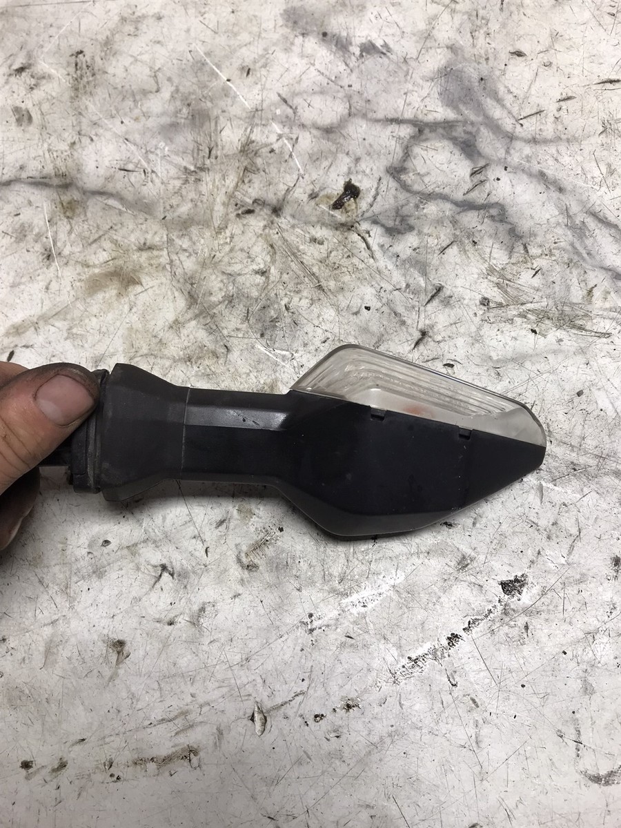 22 Kawasaki ZR Z 900 Z900 ZR900 R RS right rear back turn signal